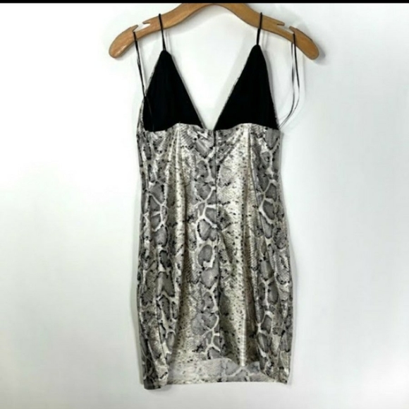 🆕Snakeskin Print Satin Silky V-NeckMini Dress   Size M - Picture 10 of 12